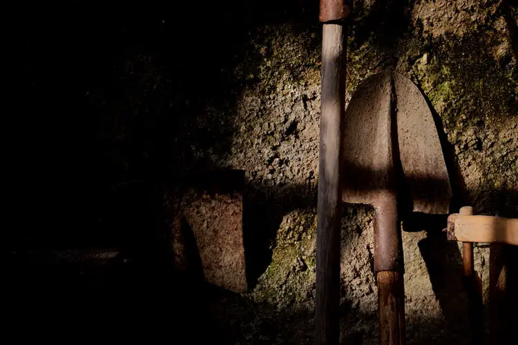 best-camping-shovels best camping shovel